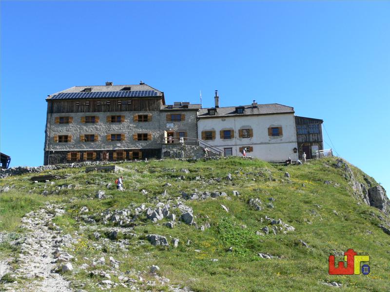 Das Watzmannhaus (1930m)